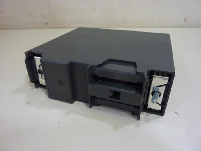 Used SIEMENS Output Module 6ES7 322-1BL00-0AA0 #65137