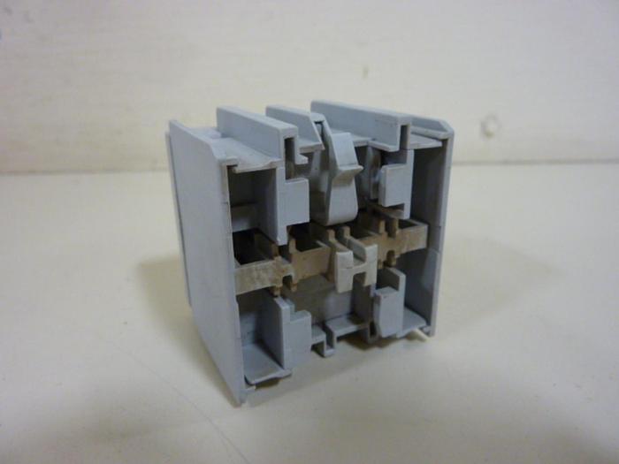 Used ALLEN BRADLEY Contact Block 100-FA40 SER B #55314