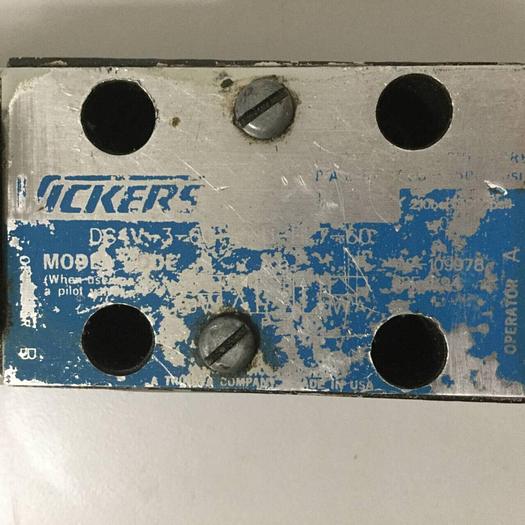 Used VICKERS Directional Valve DG4V-3-6C-M-U-HL7-60 Used