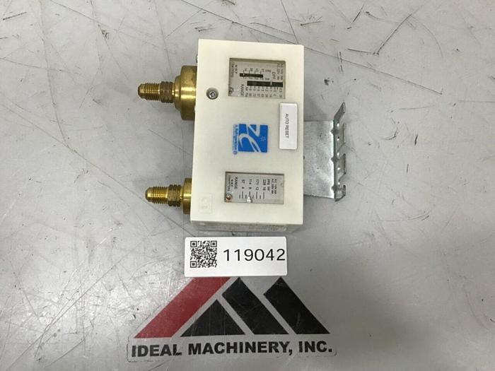 Used JL REFRIGERATION Dual Pressure Control LP830E #119042