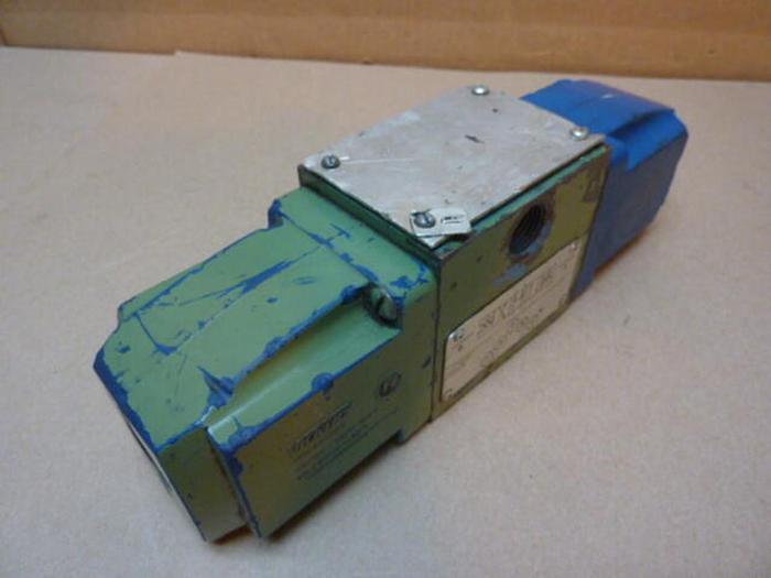 Used VICKERS Directional Control Valve DG4S40133CWB50 #37940