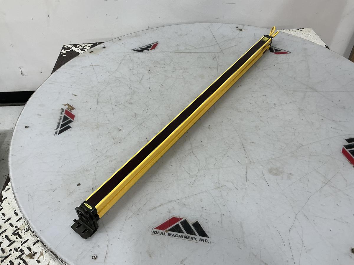 Used BANNER SLSR30-900P8