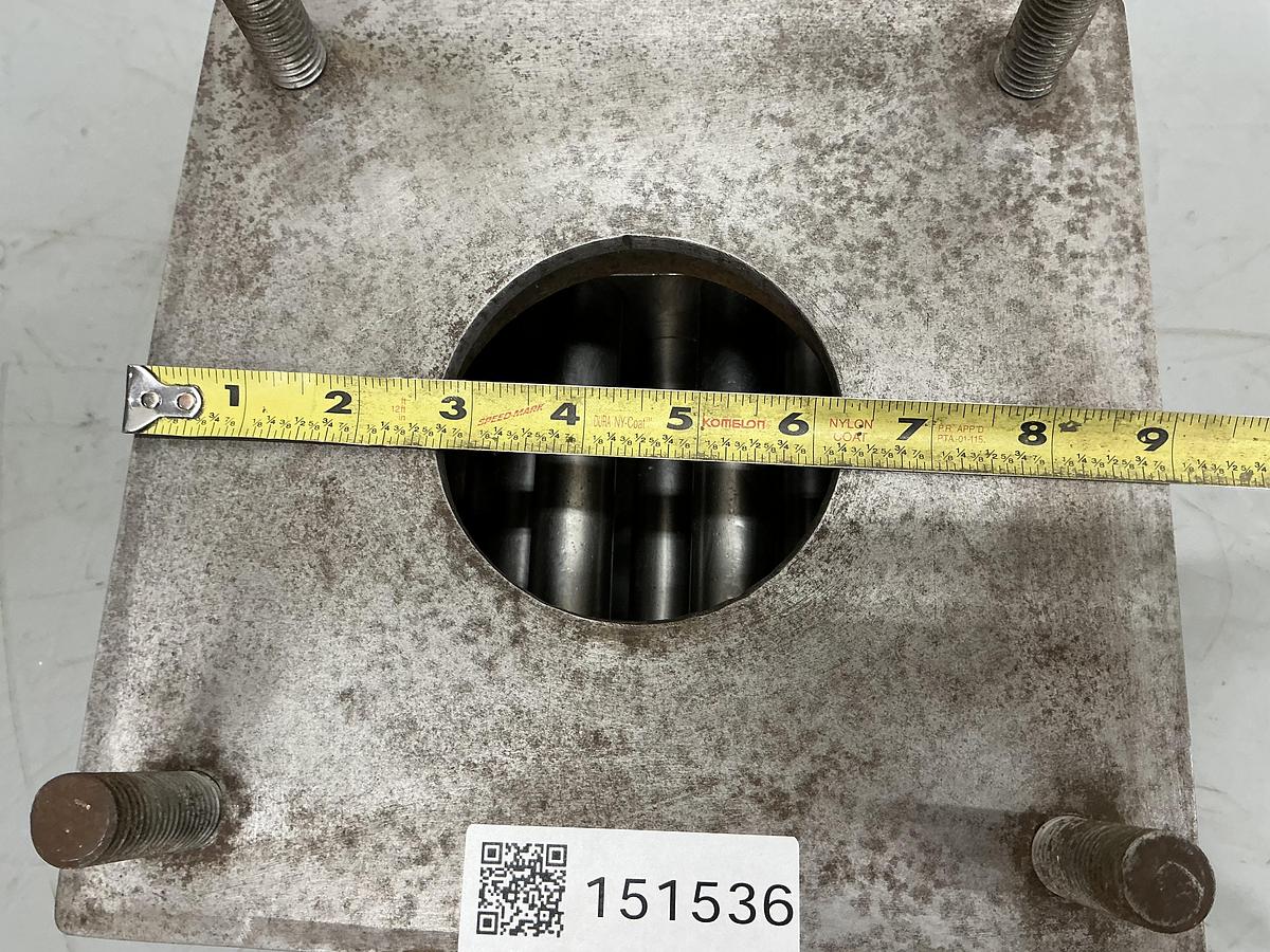 Used METAL FABRICATOR NO MODEL NUMBER / NO TAG