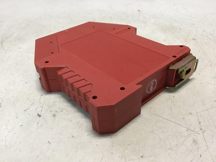 Used ALLEN BRADLEY Guardmaster Safety Relay 440R-N23126 SER C #140076