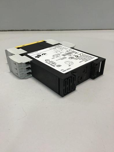Used SIEMENS Relay Module 3TK2821-2CB30 USED