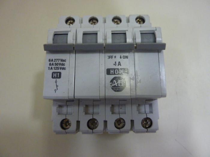 Used ALLEN BRADLEY 4 Amp Circuit Breaker 1492-CB3/H040 SER B #63793
