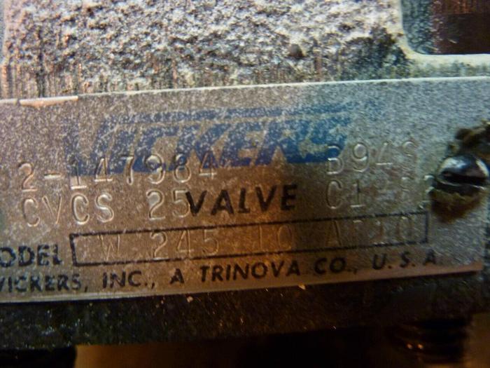 Used VICKERS Valves DG4V-3-2AL-M-U-HL7-60 #24101