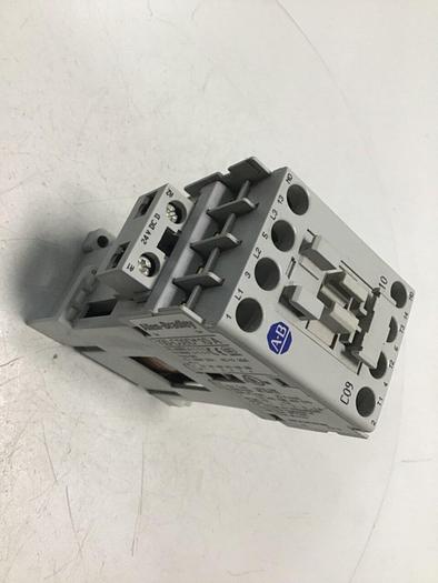 Used ALLEN BRADLEY Contactor 100-C09D.10 SER A #113687
