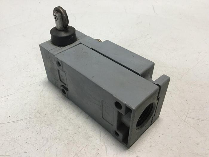 Used SQUARE D Limit Switch 9007-C62F #122105