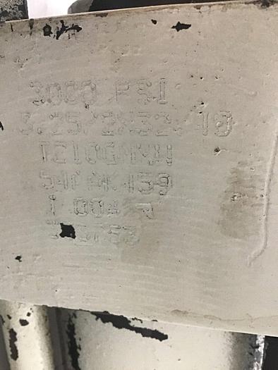 Used VICKERS Injection Sled Cylinder 3.25/2X32.48 USED #136608