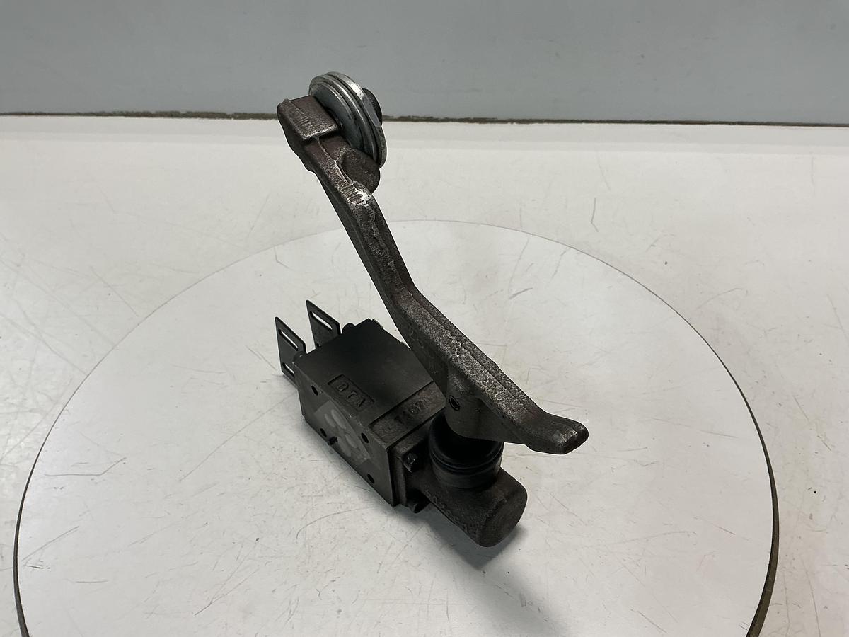 Used PARKER D1VMR4HN75XB100