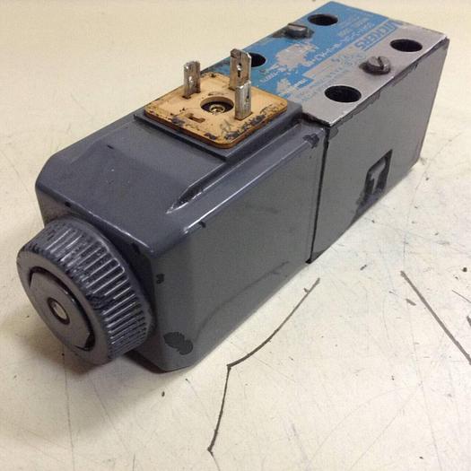 Used VICKERS Valves DG4V-3-2AL-M-U-HL7-60 #89142