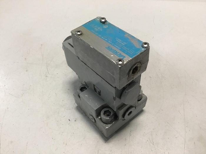 Used VICKERS Valve DG4V32ALMFWB660EN21 #138779
