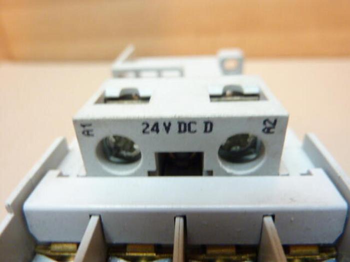 Used ALLEN BRADLEY Control Relay 700-CF310D SER A #76088