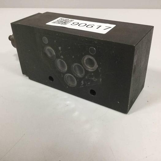 Used VICKERS Pressure Relief Valve DGMC-5-AT-FW-S-30 #90617