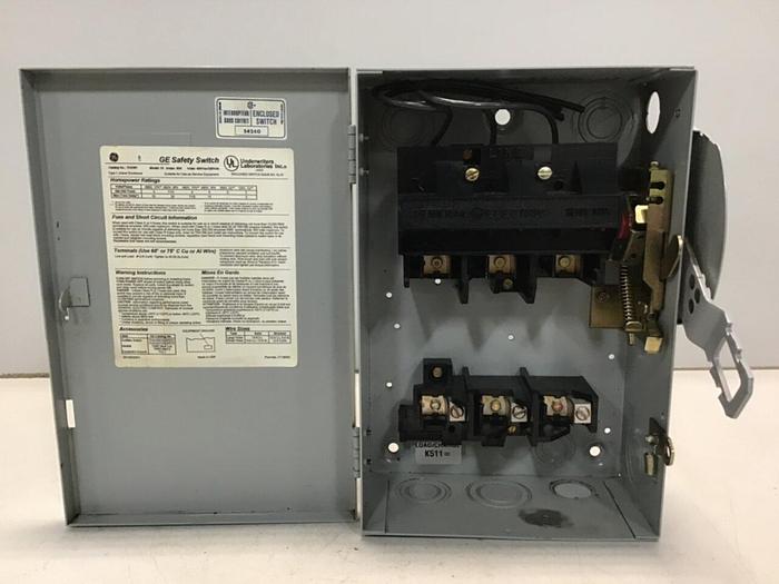 Used GENERAL ELECTRIC / GE 30 Amp Safety Switch TH3361 #120469