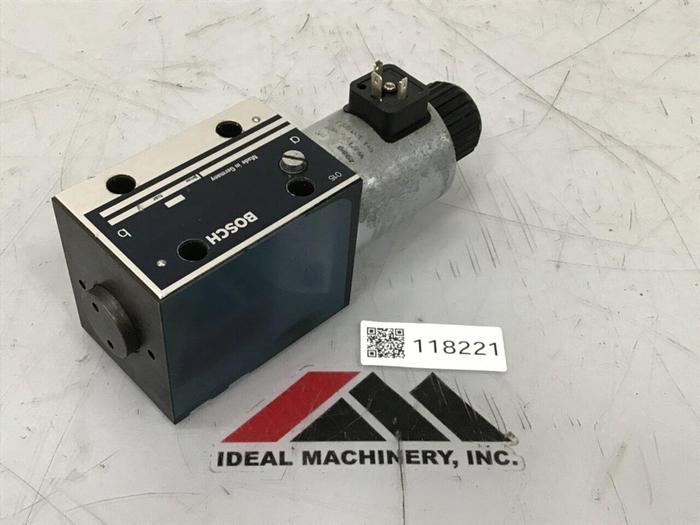 Used BOSCH Hydraulic Valve 0 810 001 825 #118221