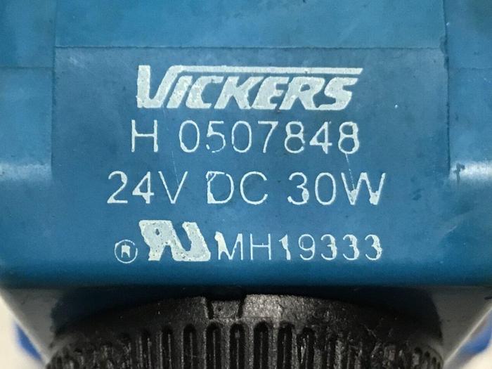 Used VICKERS Valve DG5V8S6AMFTWLB10 #122474