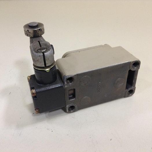 Used OMRON Limit Switch WLCA2-2 #83441