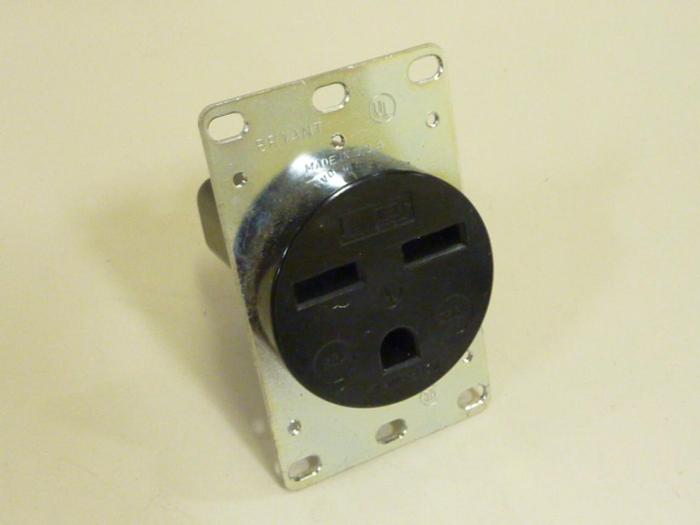 BRYANT Single Flush Receptacle 9630-FR #56503