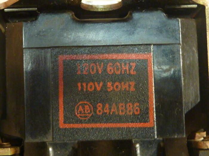 Used ALLEN BRADLEY AC Relay 700-N800A1 SER C #35938