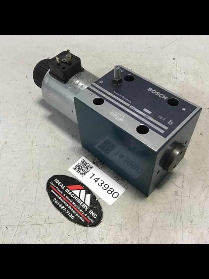 Used BOSCH Hydraulic Valve 0 810 001 830 Used #143980