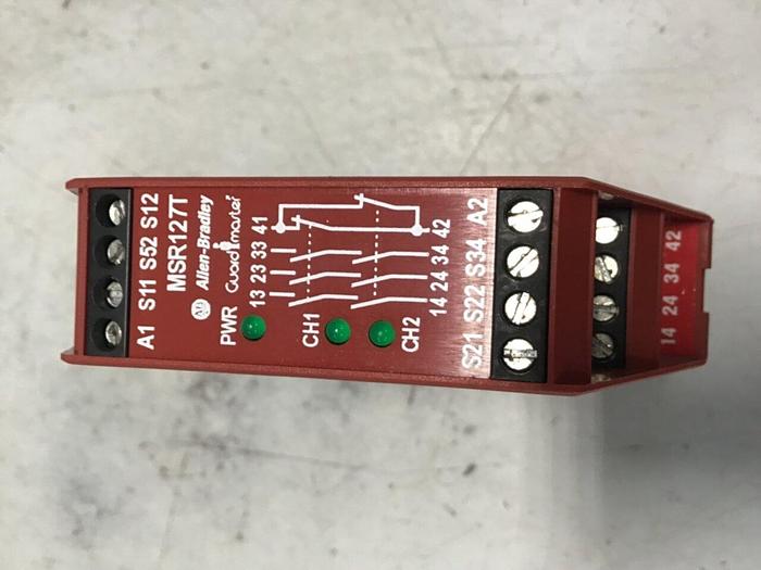 Used ALLEN BRADLEY Guardmaster Safety Relay 440R-N23126 SER C #140075