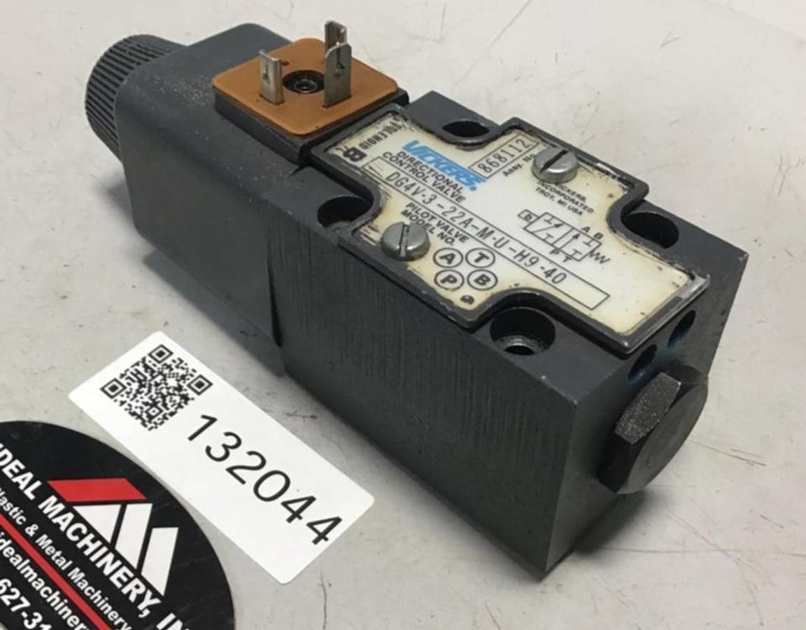 Used VICKERS Pilot Valve DG4V-3-22A-M-U-H9-40 USED