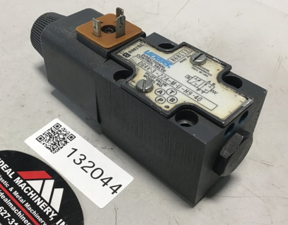 Used VICKERS Pilot Valve DG4V-3-22A-M-U-H9-40 USED