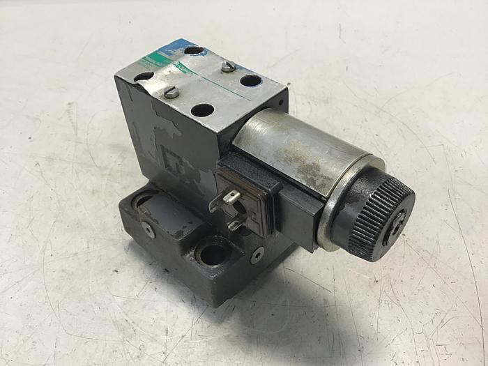 Used VICKERS CVCS-25-D3-S2-10-S32-A99-AP110-Z108 Valve Used #143720