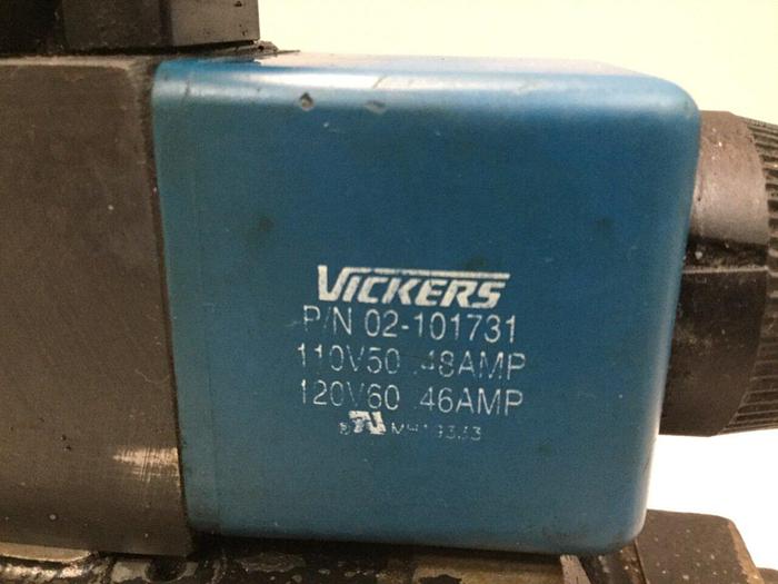 Used VICKERS Valve DG4V-3S-6C-M-FW-B5-60 #102966