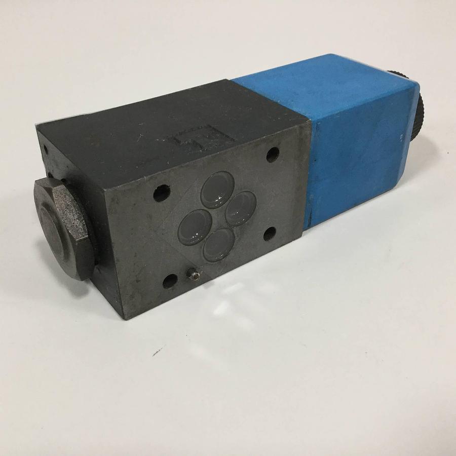 Used VICKERS Valve DG4V-3-2A-M-U-H7-60 Used