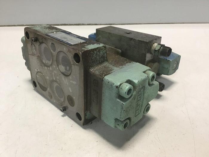 Used YUKEN Directional Valve DHG-06-3C40-E-5033 #137737