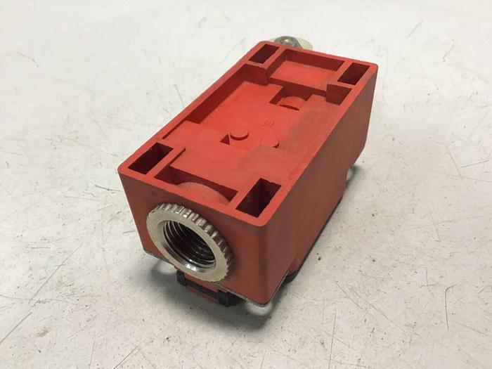 Used BERNSTEIN Limit Switch ENK-U1Z-KNIW #121281