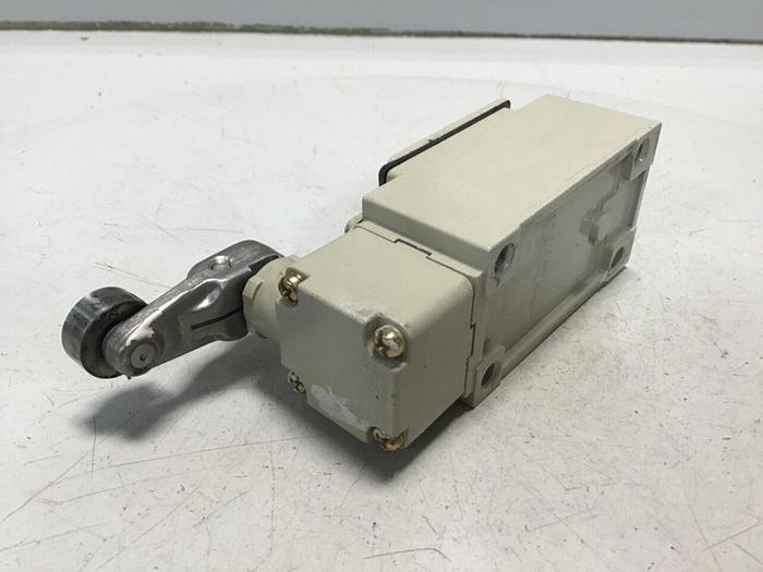 Used YAMATAKE Limit Switch LJA10-11A21N-003 #121742