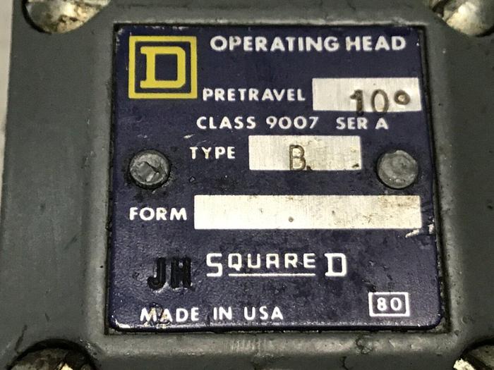 Used SQUARE D Limit Switch 9007-C52B2 #122015
