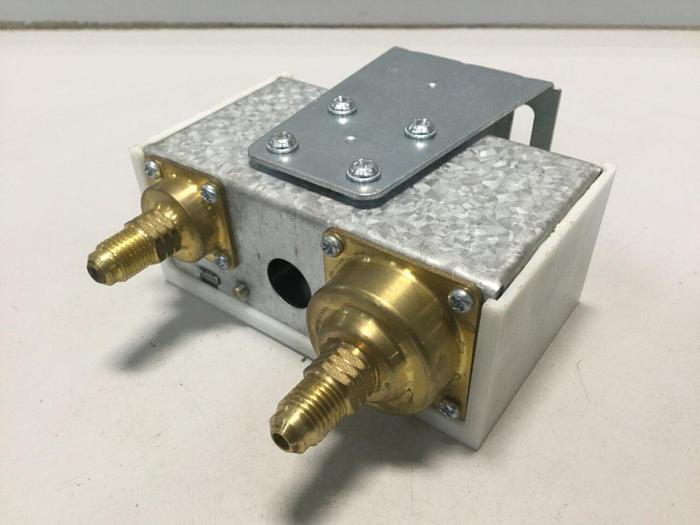 Used JL REFRIGERATION Dual Pressure Control LP830E #107018