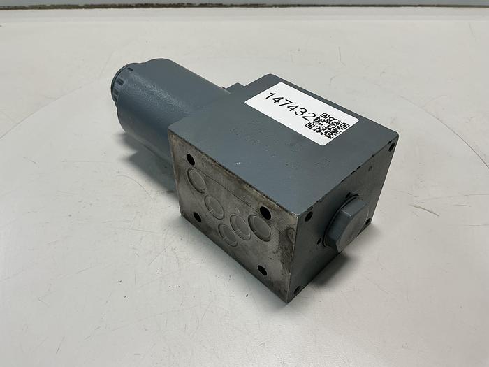 Used REXROTH 4WE 10 D32/CG24N9K4