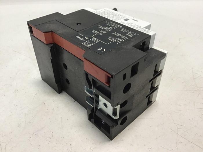 Used SIEMENS Circuit Breaker Motor Protector 3VU1300-0MK00 USED
