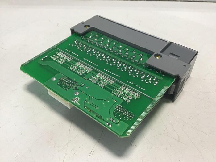 Used ALLEN BRADLEY Input Module 1746-IB16 SER C #127236