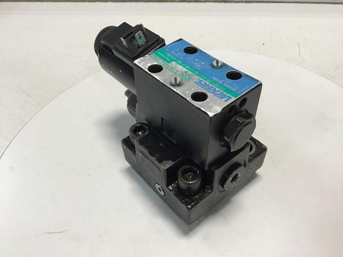 Used VICKERS Valve DG4V3S2ALMUHL760EN490 #144600