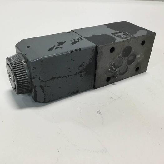 Used VICKERS Valves DG4V-3-2AL-M-U-HL7-60 #92323