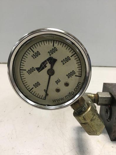 Used VICKERS Pressure Valve DGMX2-5-PP-FW-S-30 #136706