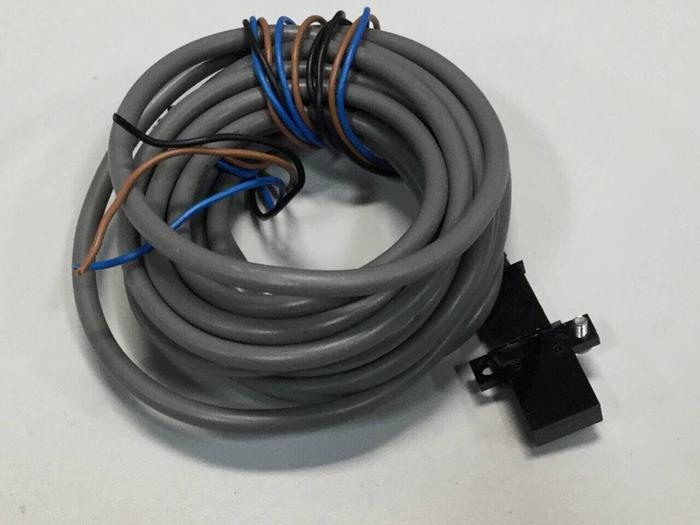 Used OMRON Micro Sensor EE-SPY402 #99444