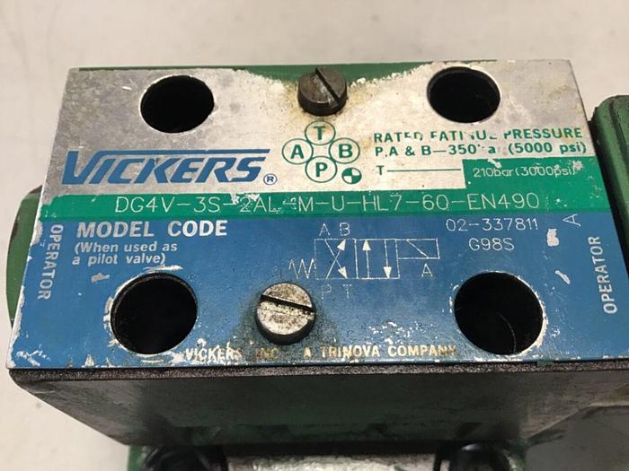 Used VICKERS Directional Valve DG4V-3S-2AL-M-U-HL7-60-EN490 #142355