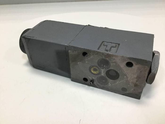 Used VICKERS Valves DG4V-3-2AL-M-U-HL7-60 #99077