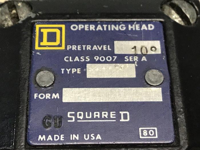 Used SQUARE D Limit Switch 9007-AEQ2724 #122139