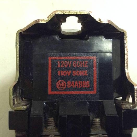 Used ALLEN BRADLEY AC Relay 700-N800A1 SER C #86430