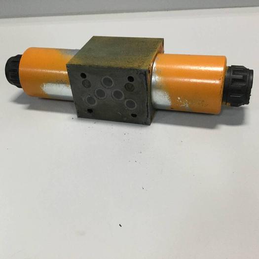Used MANNESMANN REXROTH Valve 4WE10E6732CG24N9Z4T08 Used