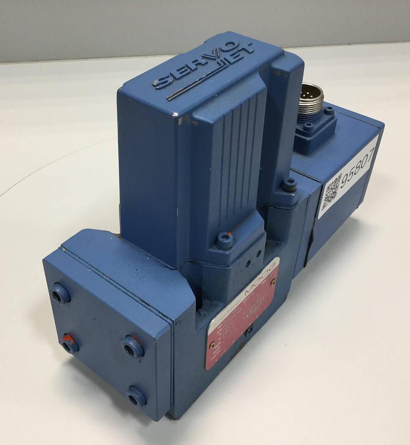 Used MOOG D661-5009 SERVO JET HYDRAULIC VALVE USED 